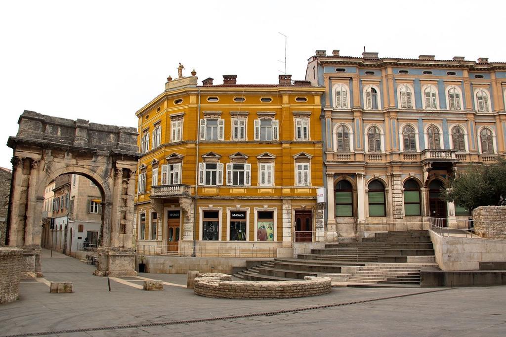 Apartments Centurio Pula Exterior photo